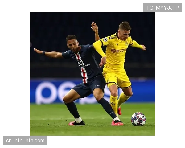 巴黎圣日耳曼赛前最后一练,恩里克试验三中卫体系 巴黎圣日耳曼赛前最后一练,恩里克试验三中卫体系